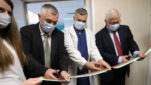 Кирил Ананиев откри най-модерния ядрено-магнитен резонанс у нас